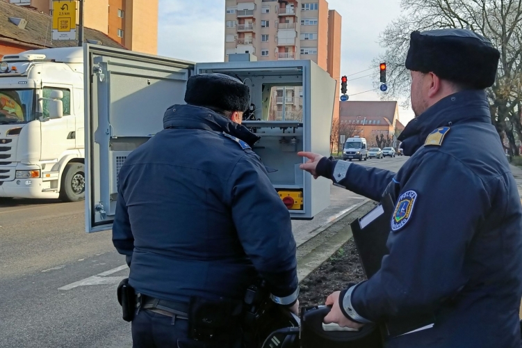 rendőrök