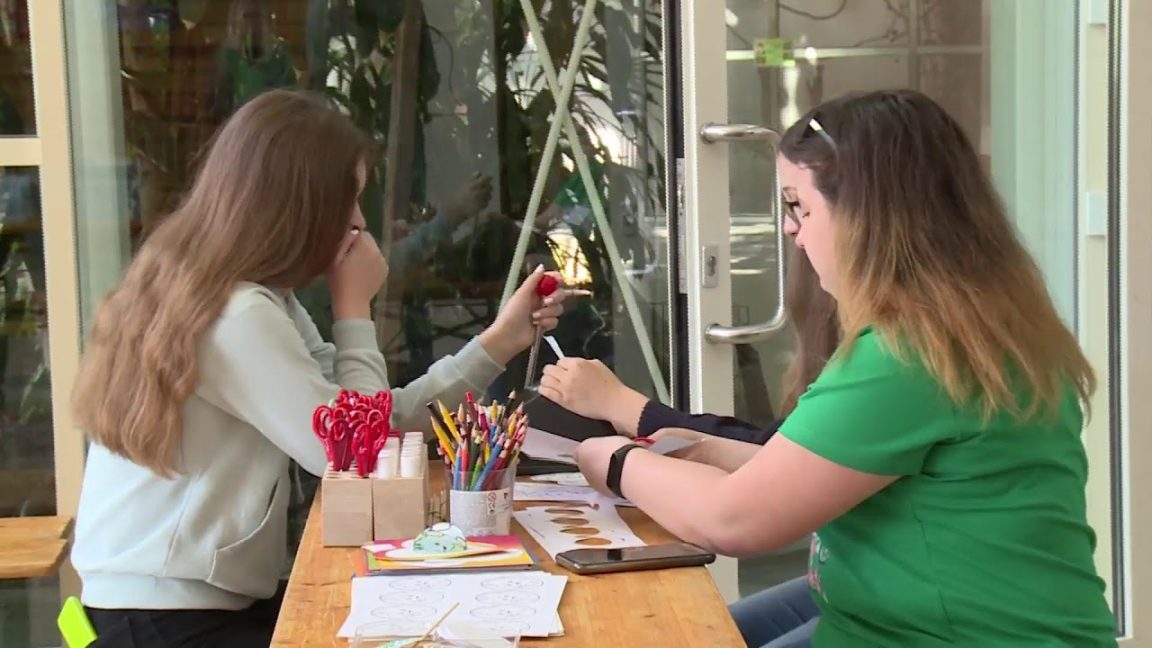 Feljutott az alaptáborba Kiss Péter édesapja és testvére