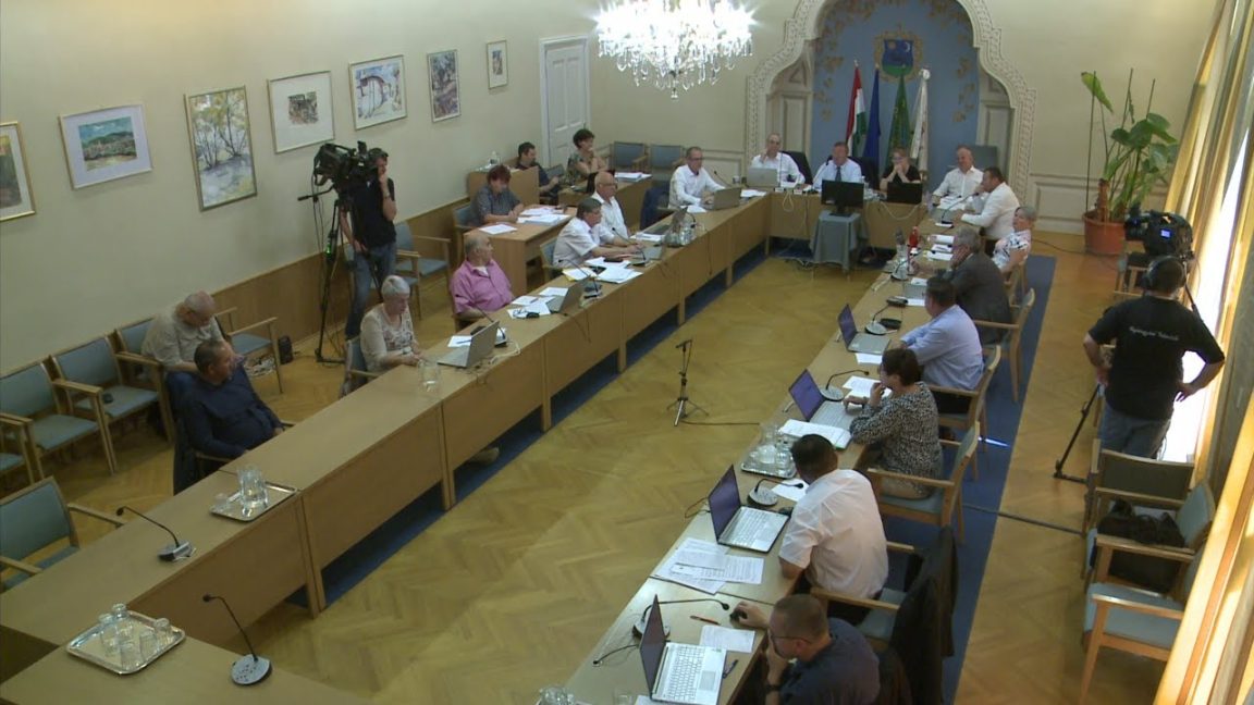 „Csődbe vinné a várost a Fidesz frakció”