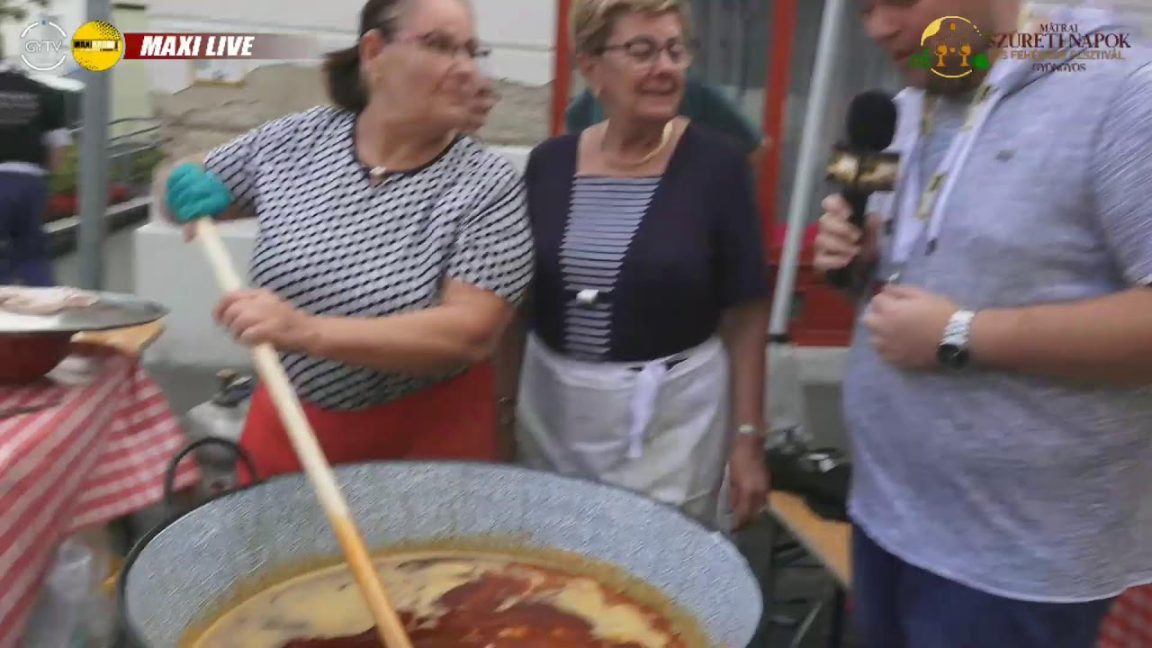 Különleges ételek rotyognak az üstökben