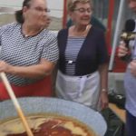 Különleges ételek rotyognak az üstökben