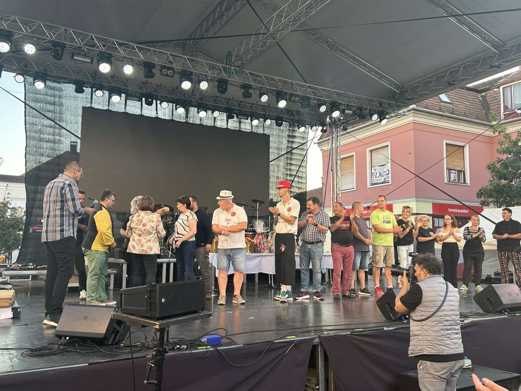 Kiderült ki használja legjobban a fakanalat a szüreti napokon