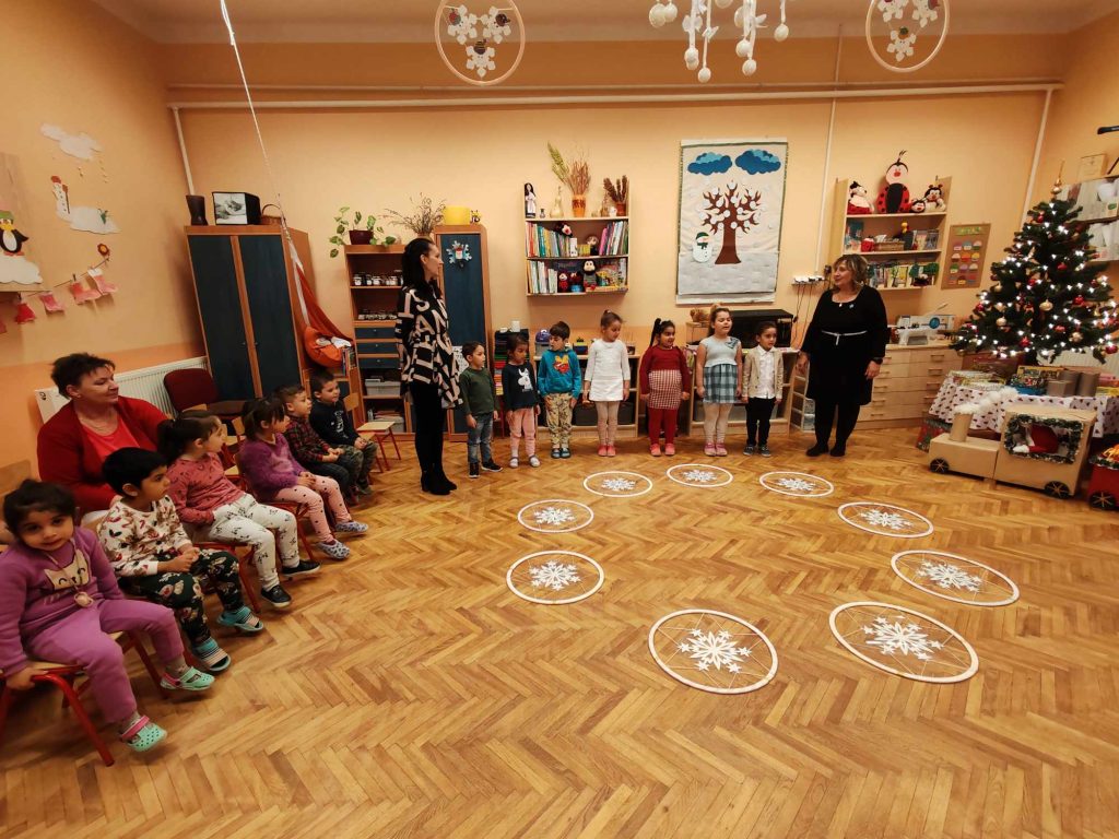 Megajándékozták a Mesevár Tagóvoda gyermekeit