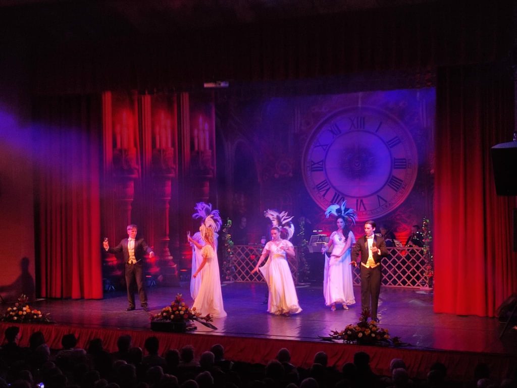 Kalandozás a keringők királyainak városaiba- Újévi operettgála