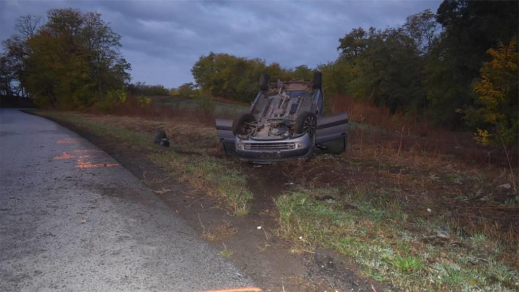 Árokba hajtott egy autó Gyöngyösoroszinál