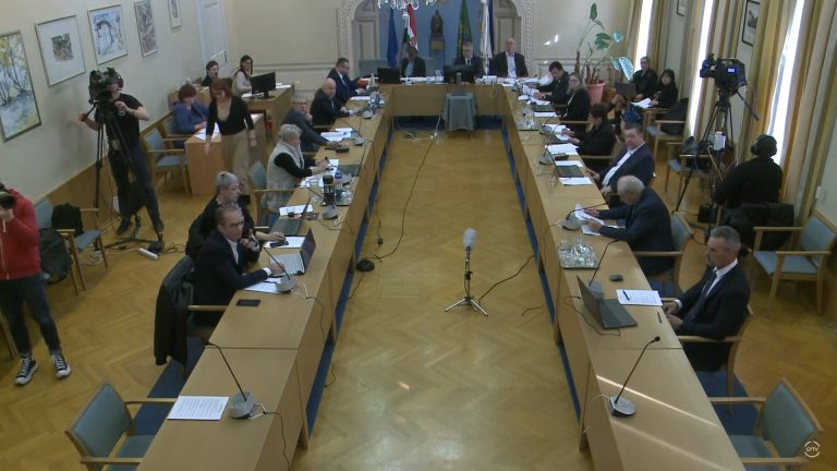 Kiváló gyöngyösi fiatalokat tüntettek ki