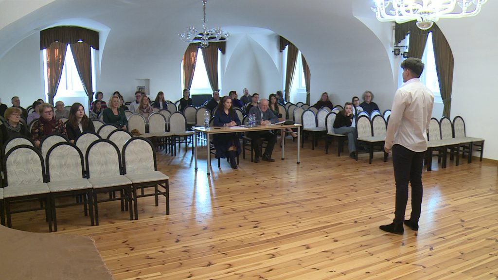 56 fiatal mutatta be énektudását a Zeneiskolában