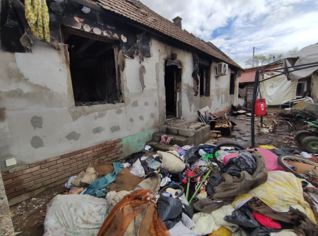 Lakhatatlanná vált a ház a tűz után