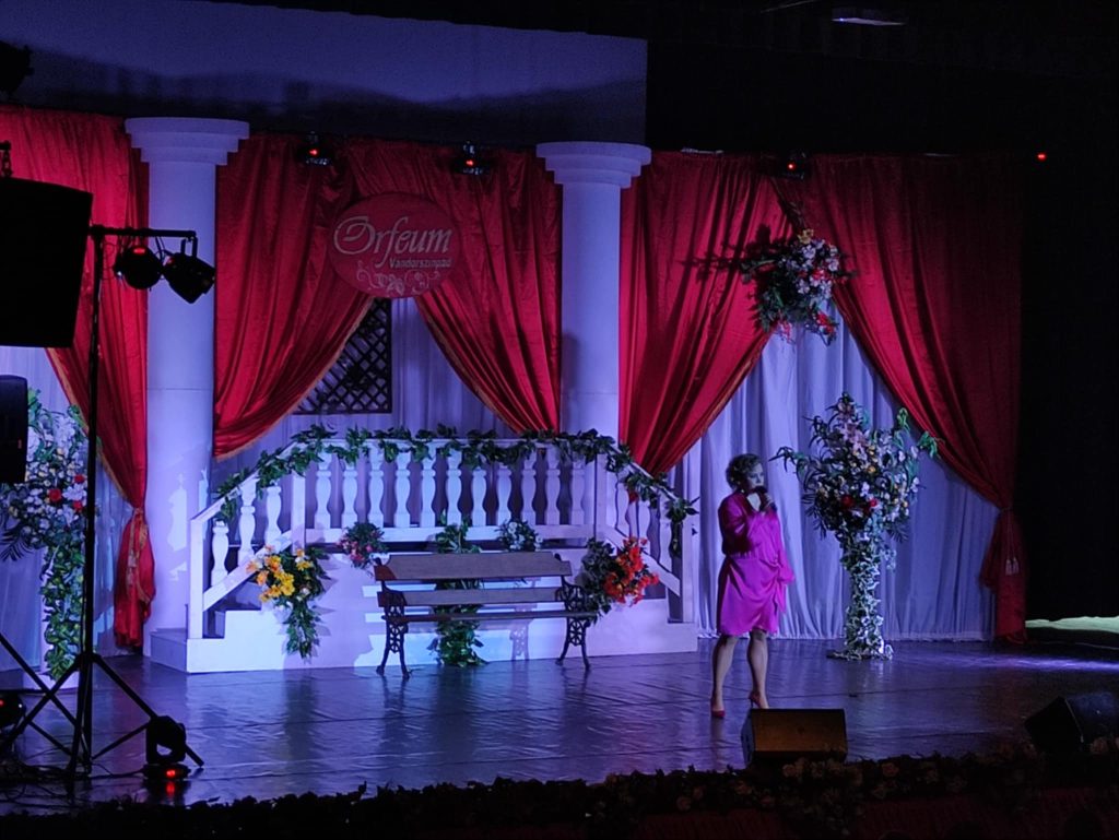 Kató néni is köszöntötte a hölgyeket Gyöngyösön