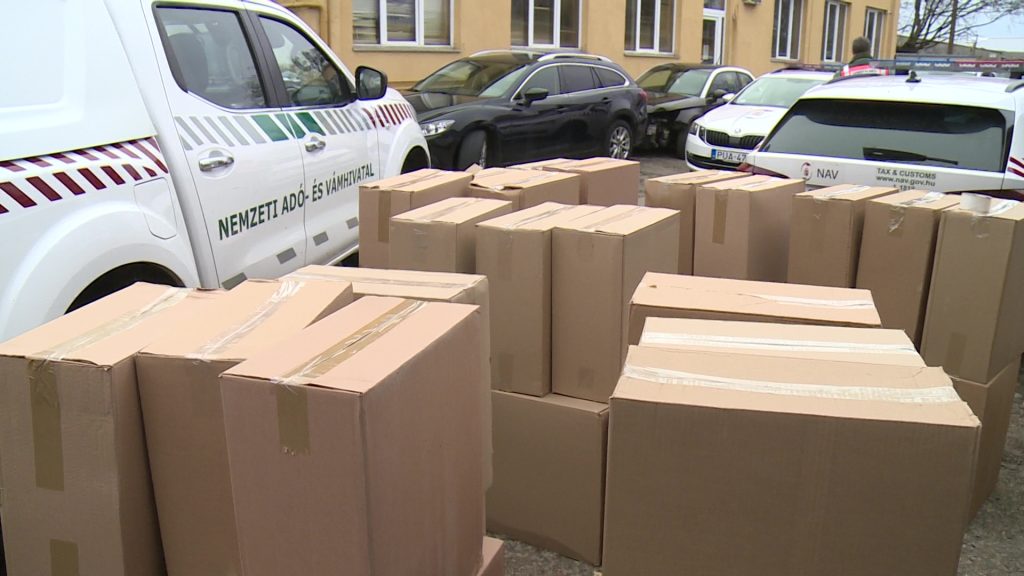 Hatalmas fogás Gyöngyösön, dohányraktárt számolt fel a NAV