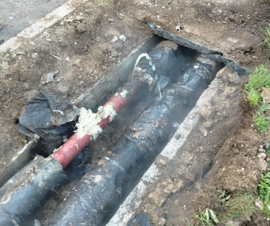 Közel 60 köbméter víz folyt el – megoldották a problémát