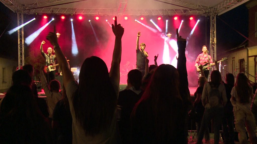 Sztárfellépővel veszi kezdetét a szabadtéri szezon a Fő téren