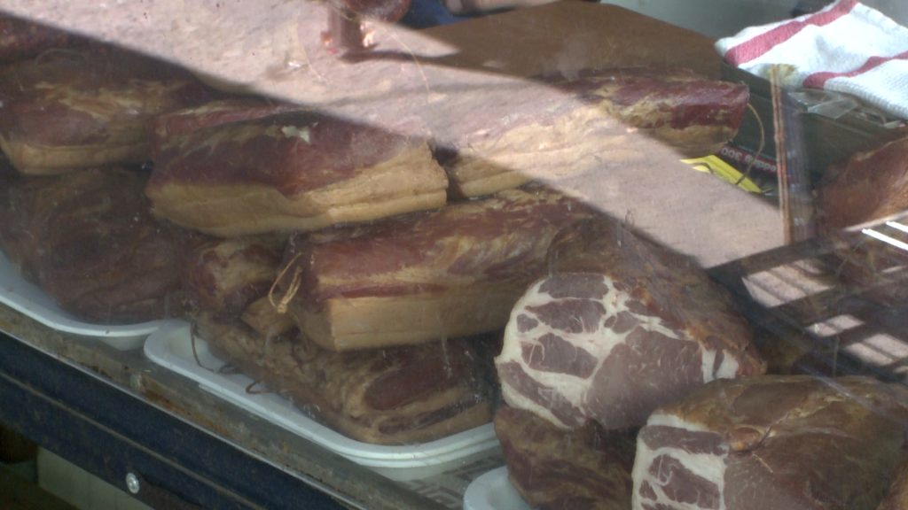 Gumiszerű lehet a nem minőségi sonka