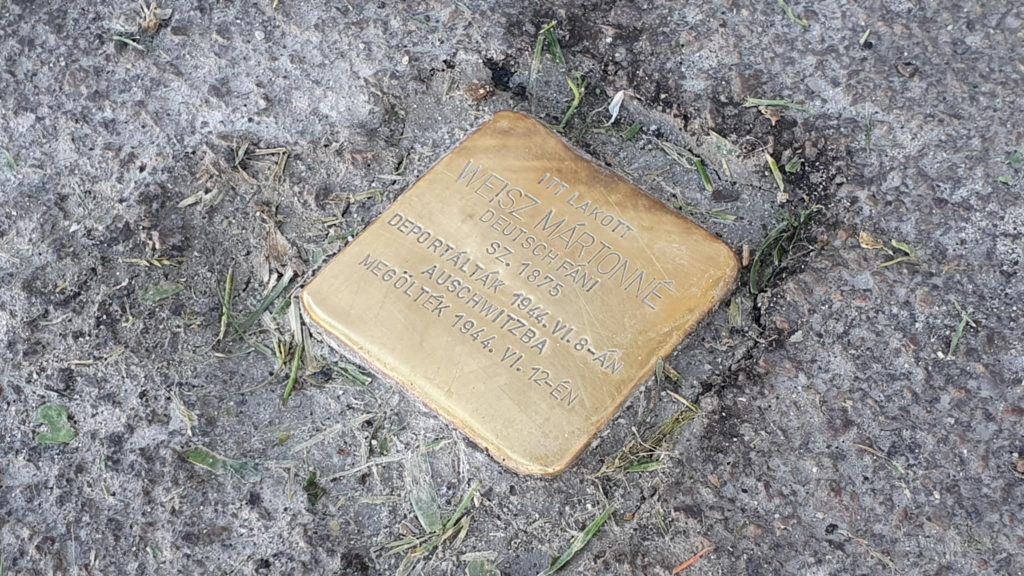 Botlatókő rejti az Auschwitzban elesettek emlékét