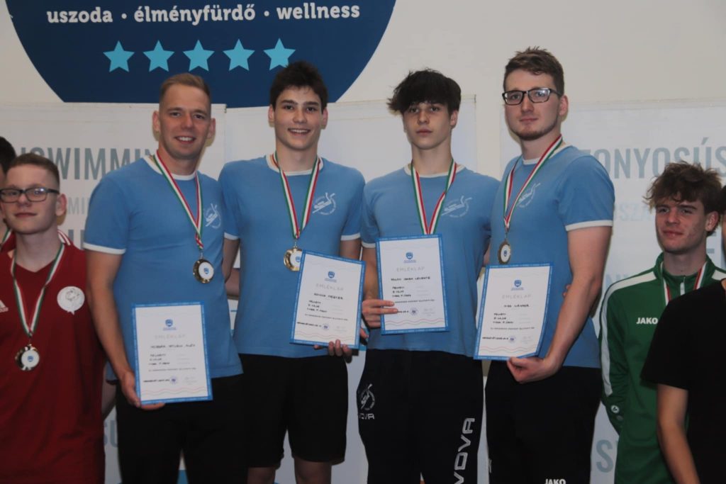 Több mint 60 éremmel tértek haza a gyöngyösi búvárúszók