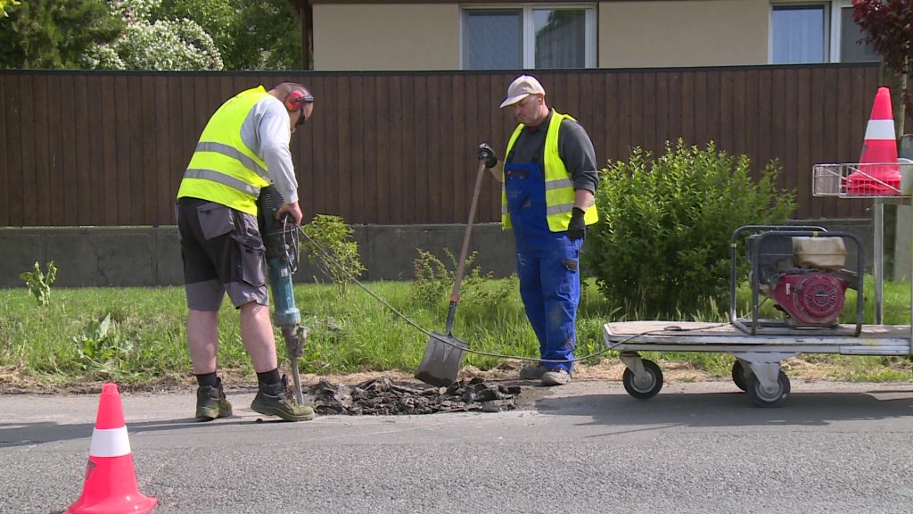 Rendbe teszik az utakat – burkolatjavítási munkálatok kezdődtek