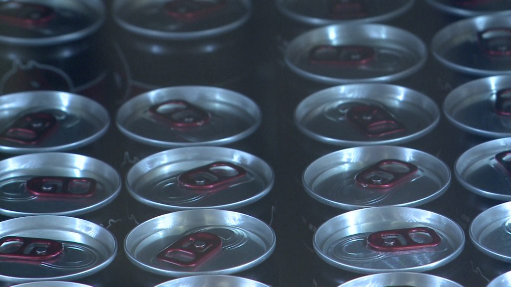 Aludjanak többet – nem vásárolhatnak energiaitalt a 18 év alattiak