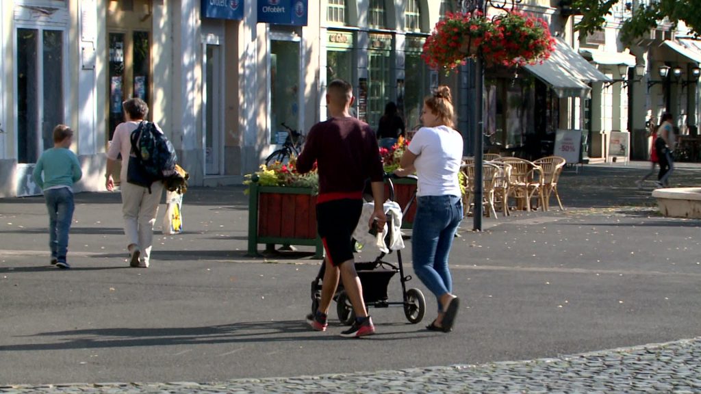 Holnaptól növelik a családi adókedvezményt