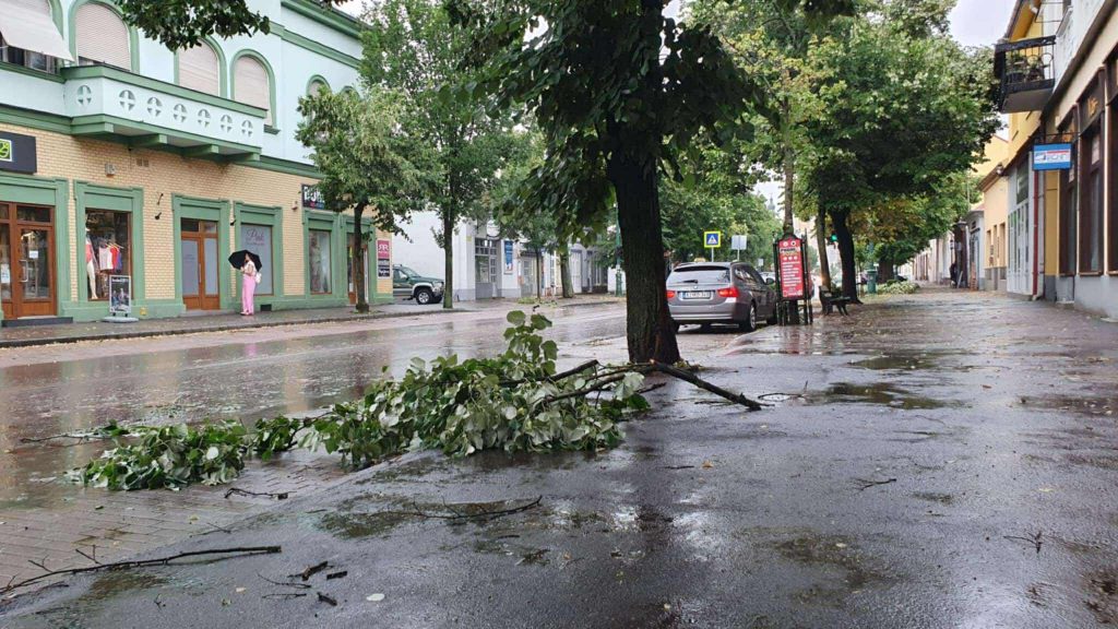 Pusztított a vihar Gyöngyösön (galéria)
