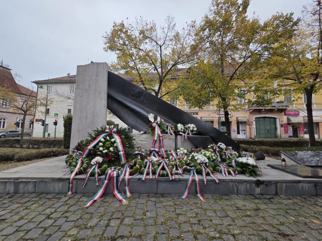 Tisztelet az 1956-os hősöknek – megemlékezés Gyöngyösön