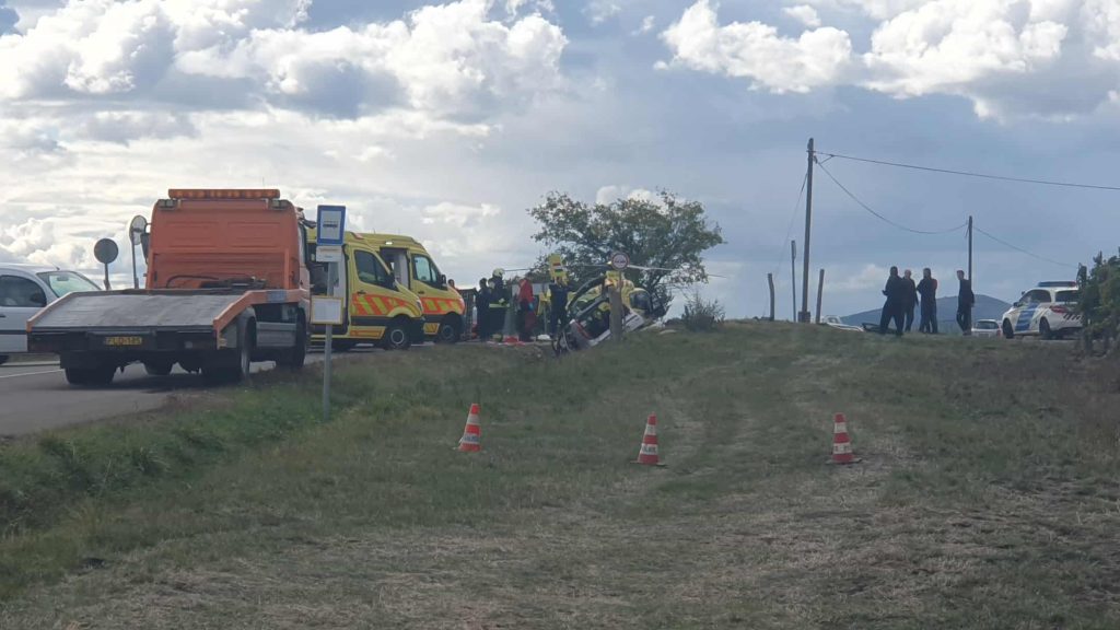 Frontális baleset a gyöngyöstarjáni elágazónál