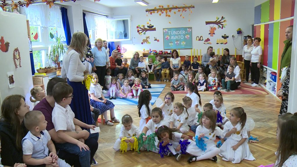 Tündérekké avatták a kicsiket