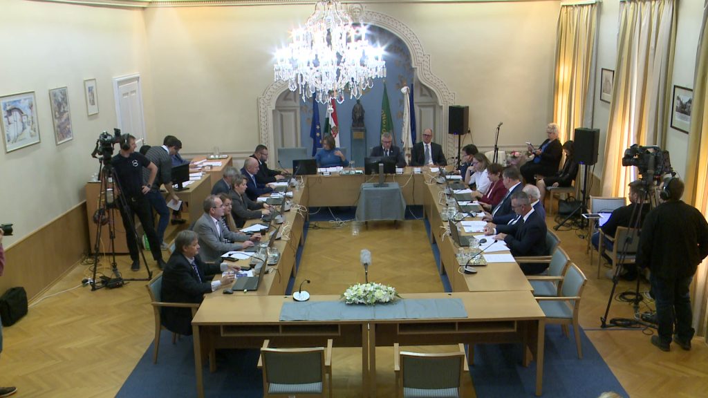 Kitüntetések, rotavírus és költségvetés is volt a napirenden