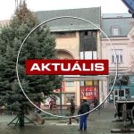 Megérkezett Mindenki Karácsonyfája a Fő térre – Aktuális 2025.11.25.