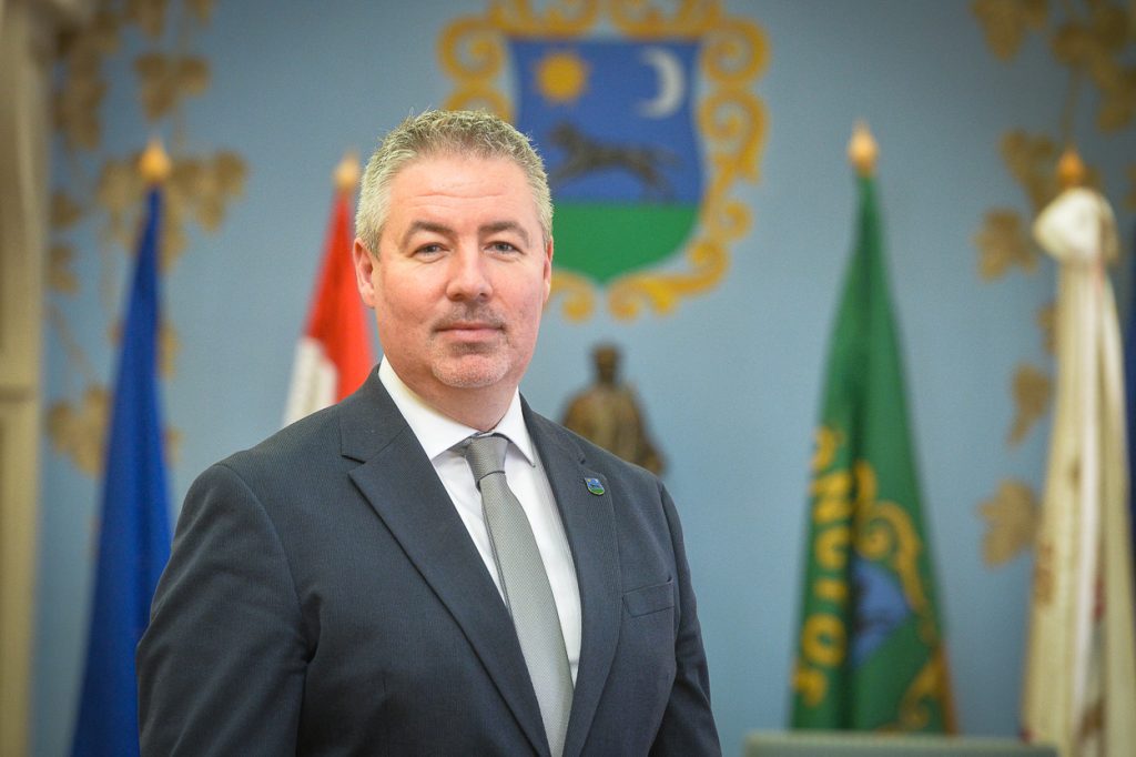 Tisztelt Gyöngyösiek! Kedves Olvasók!