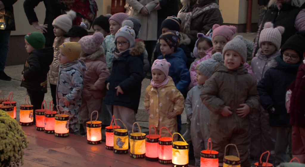 Lámpásokkal ünnepeltek az óvodások  