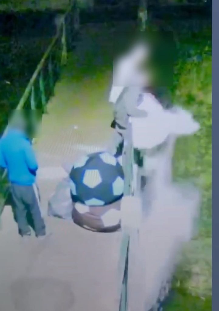 Több száz nikecell golyó landolt a patakban