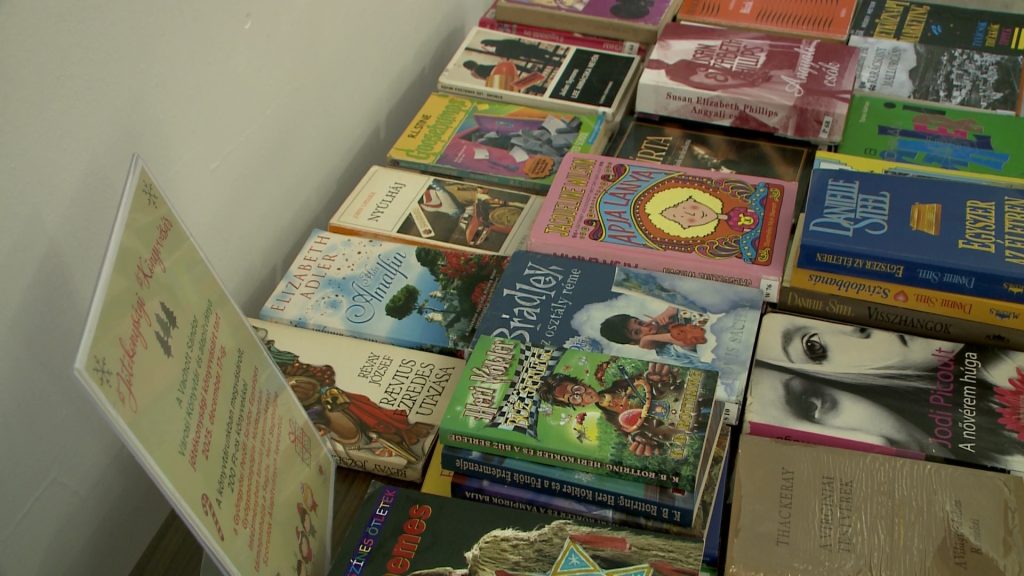 Jótékonysági vásár a könyvtárban