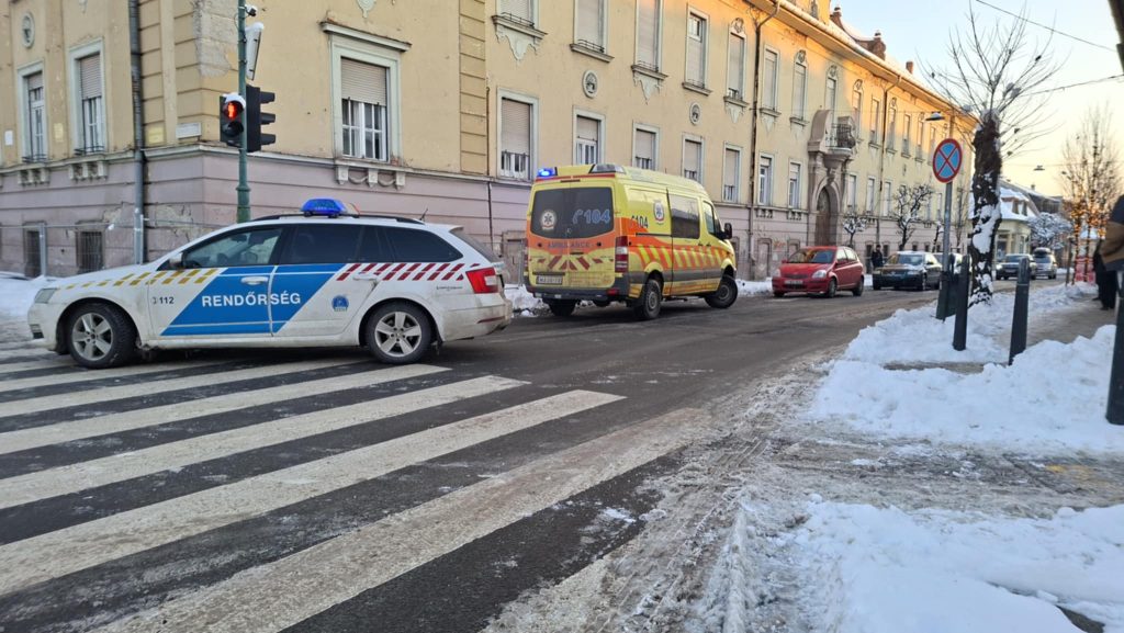 Baleset a Kossuth Lajos utcánál (FRISSÍTÉS)
