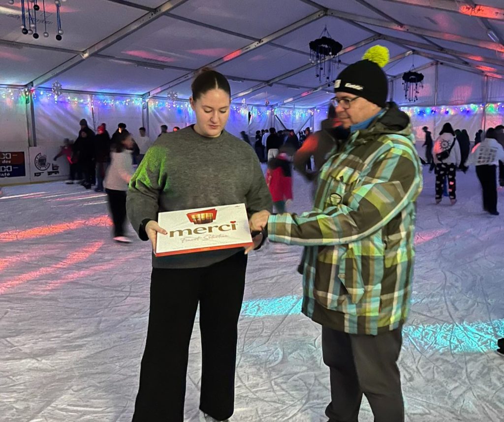 Tízezredik vendégét köszöntötte a jégpálya