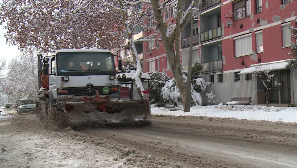 Folyamatos a síkosságmentesítés az utakon 
