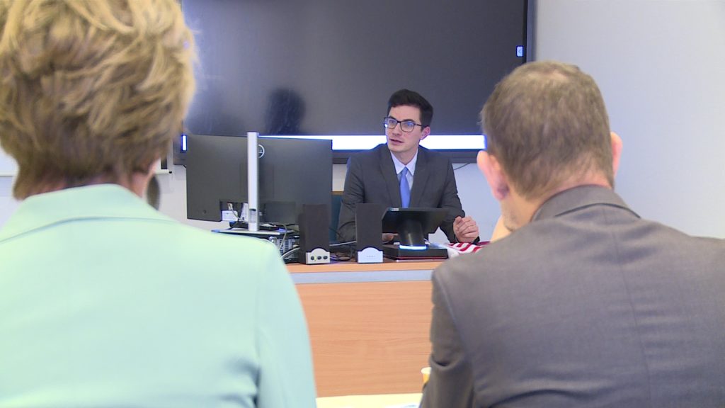 Feszült csend a Campuson – 70 hallgató tett záróvizsgát