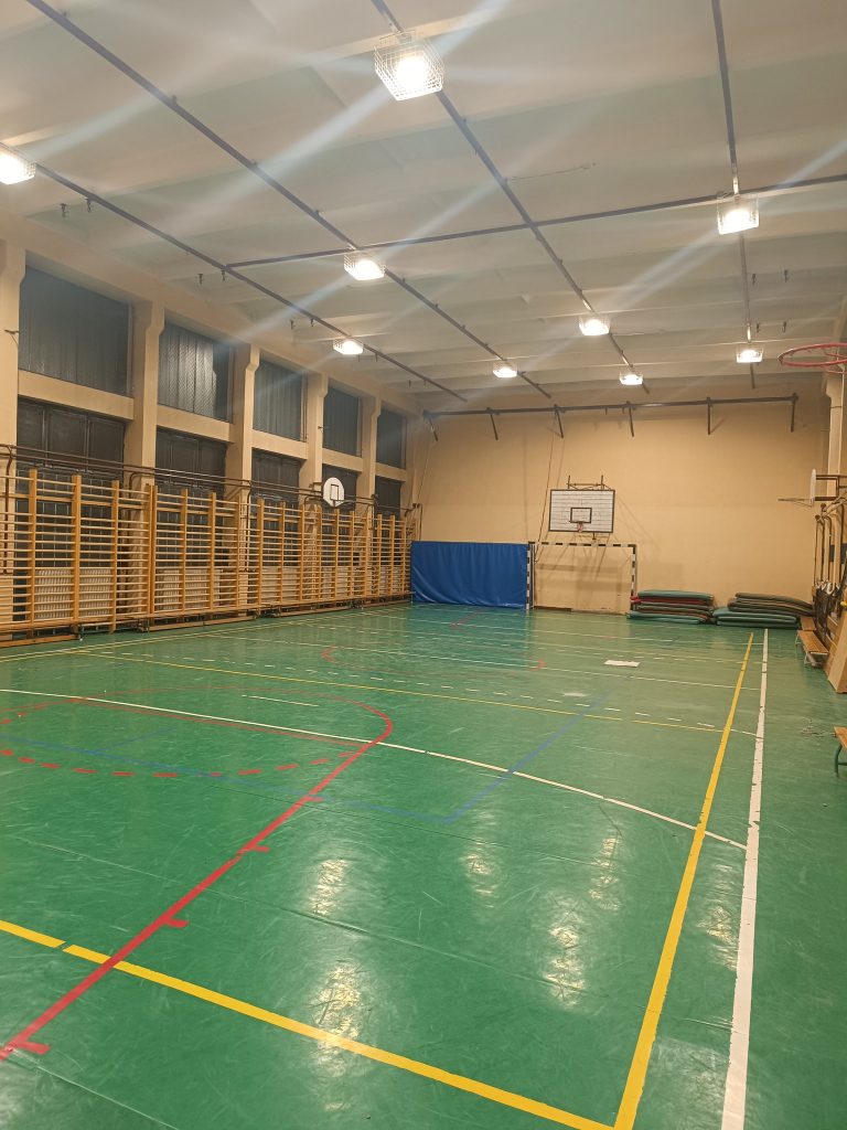 Új fényben ragyog az iskola tornaterme
