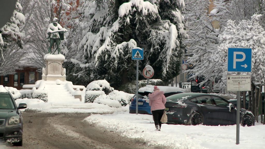 Ingyenes a parkolás Gyöngyösön