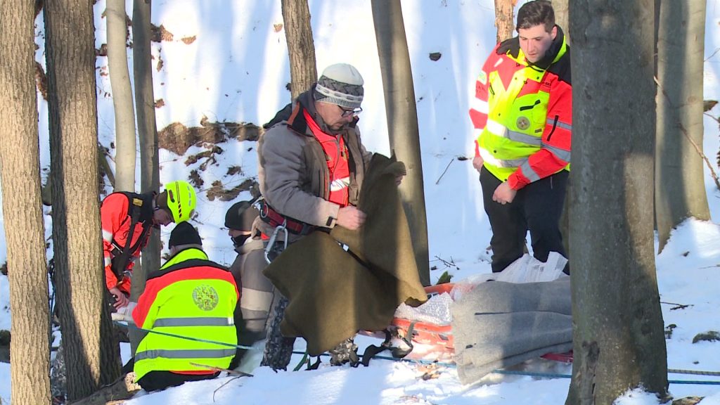 Jégről mentették a diákokat Sástón