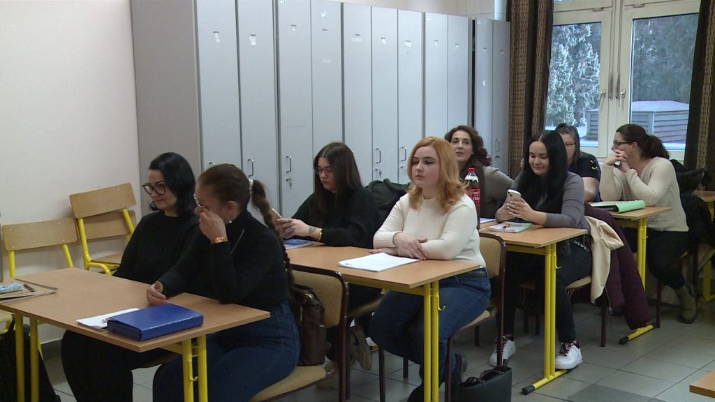 Folytatódik a példátlan ápolóképzés a Bugát Pál Kórházban