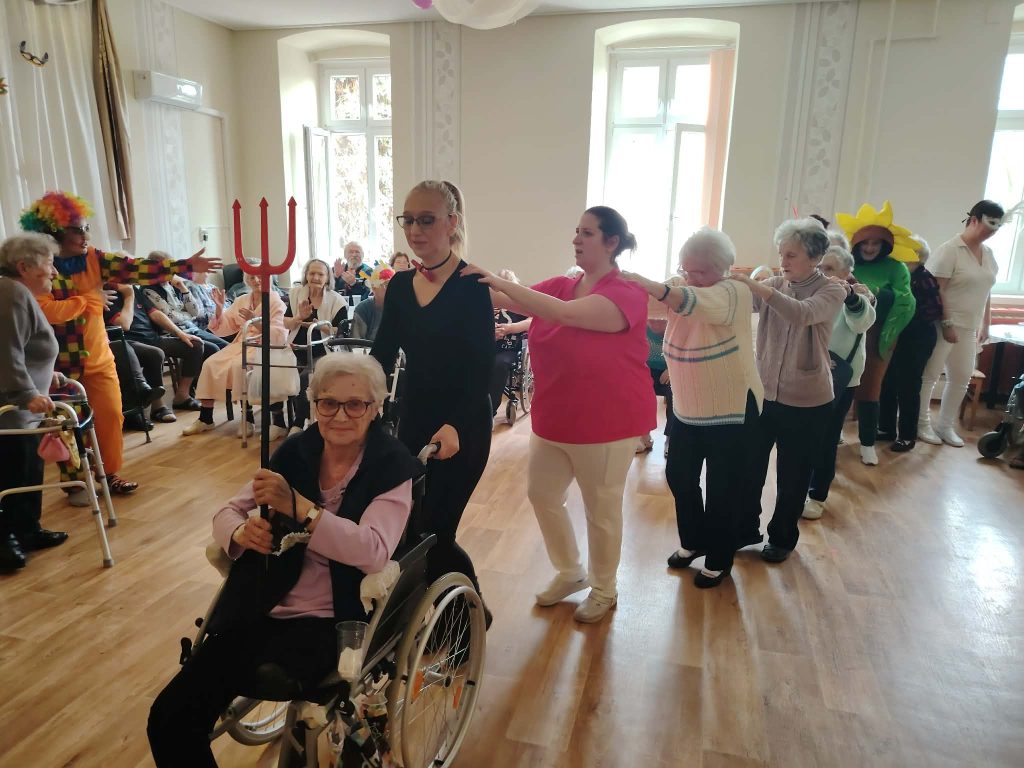 Farsangi ünnepség az Idősek Bentlakásos Otthonában