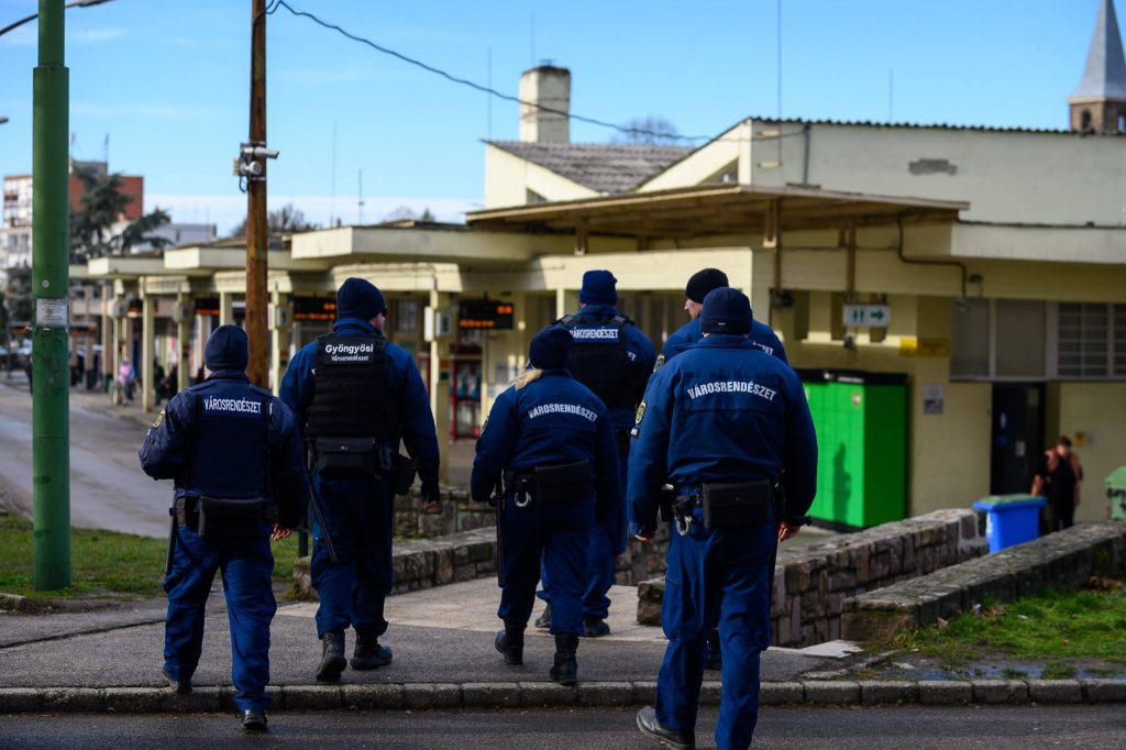 Ellepték a buszpályaudvart a városrendészek