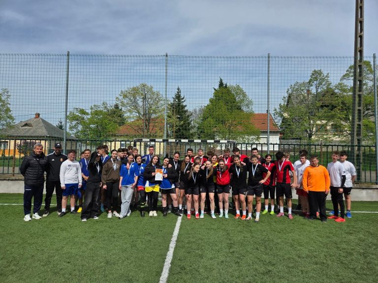 Három berzés foci csapat az országos diákolimpiai döntőben