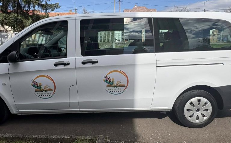 Új autó a Hangya-boy tanodában