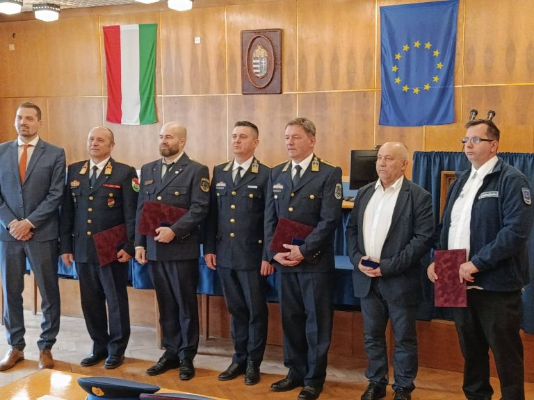 Közbiztonsági díjakat kaptak gyöngyösi szakemberek