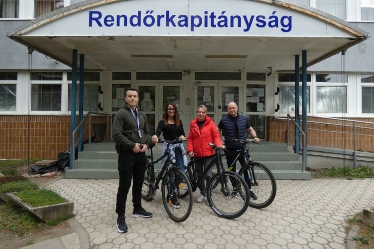 Rács mögött a társasházak réme