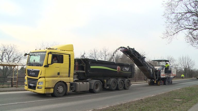 Közel 250 millió forint értékben újulnak meg az utak Gyöngyösön