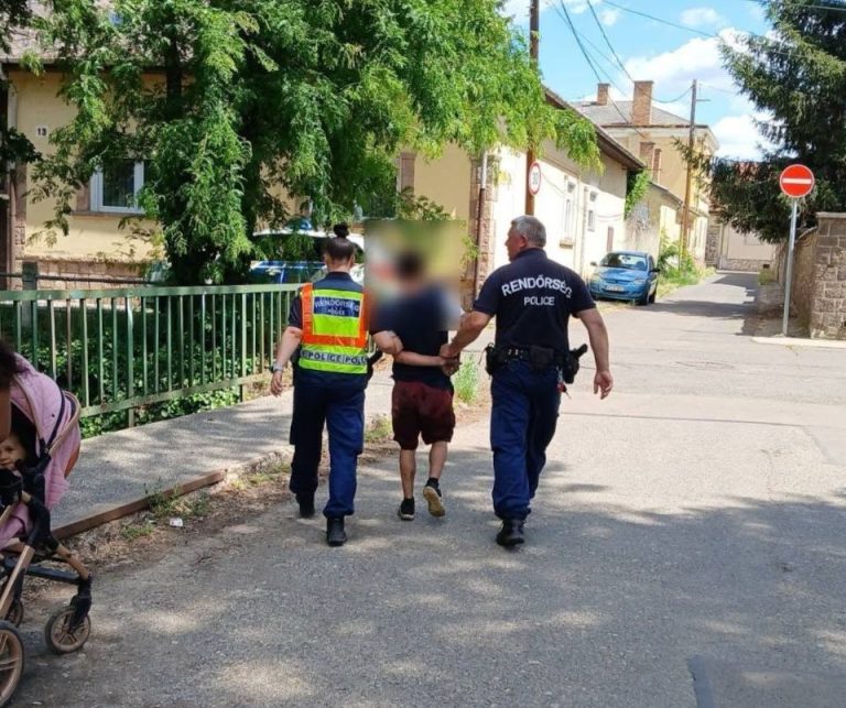 A templom tetejéről lopott