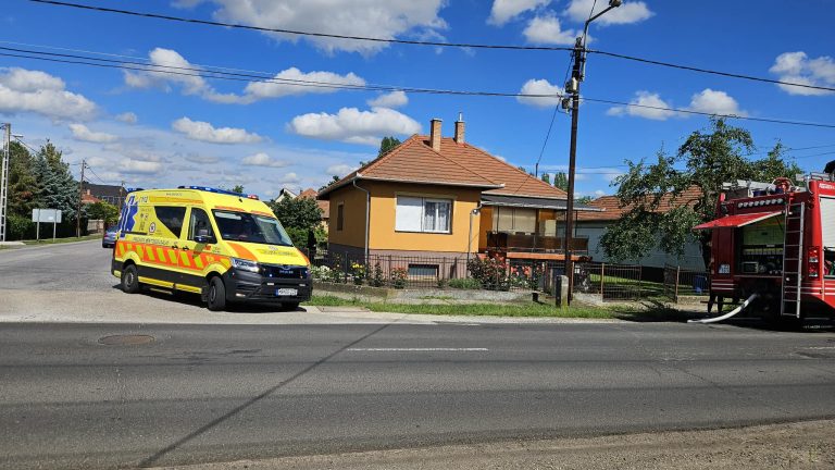 Leégett egy családi ház melléképülete Gyöngyöshalászon