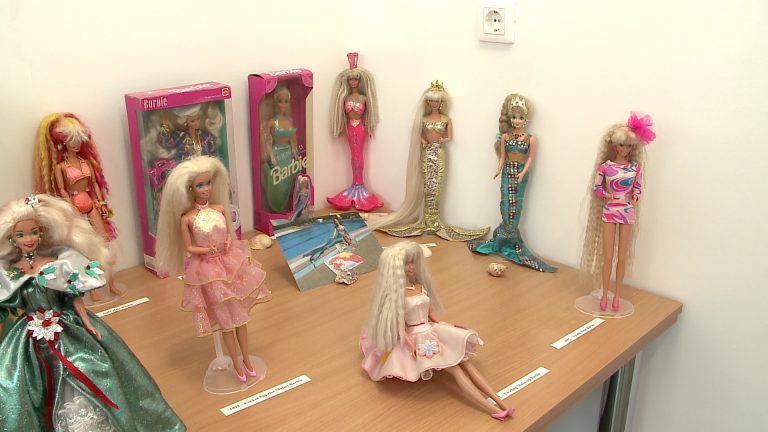 Barbie-láz a fiókkönyvtárban